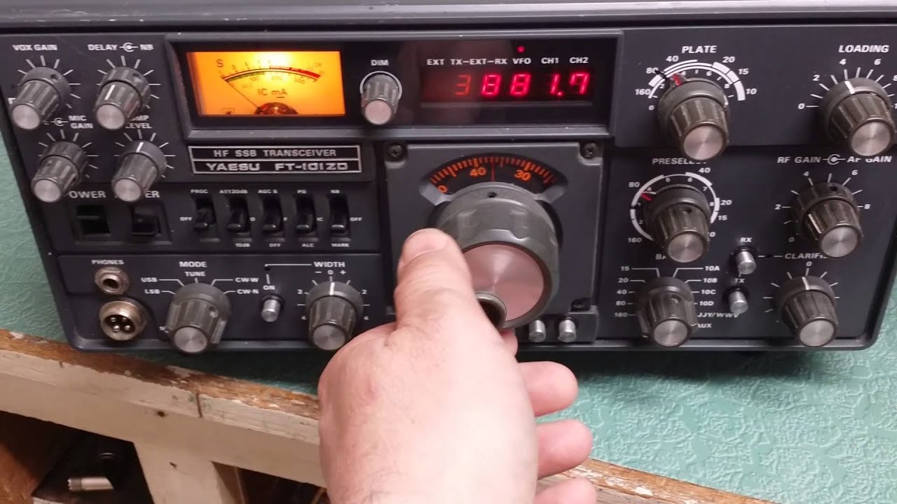 Yaesu FT-101ZD - YouTube
