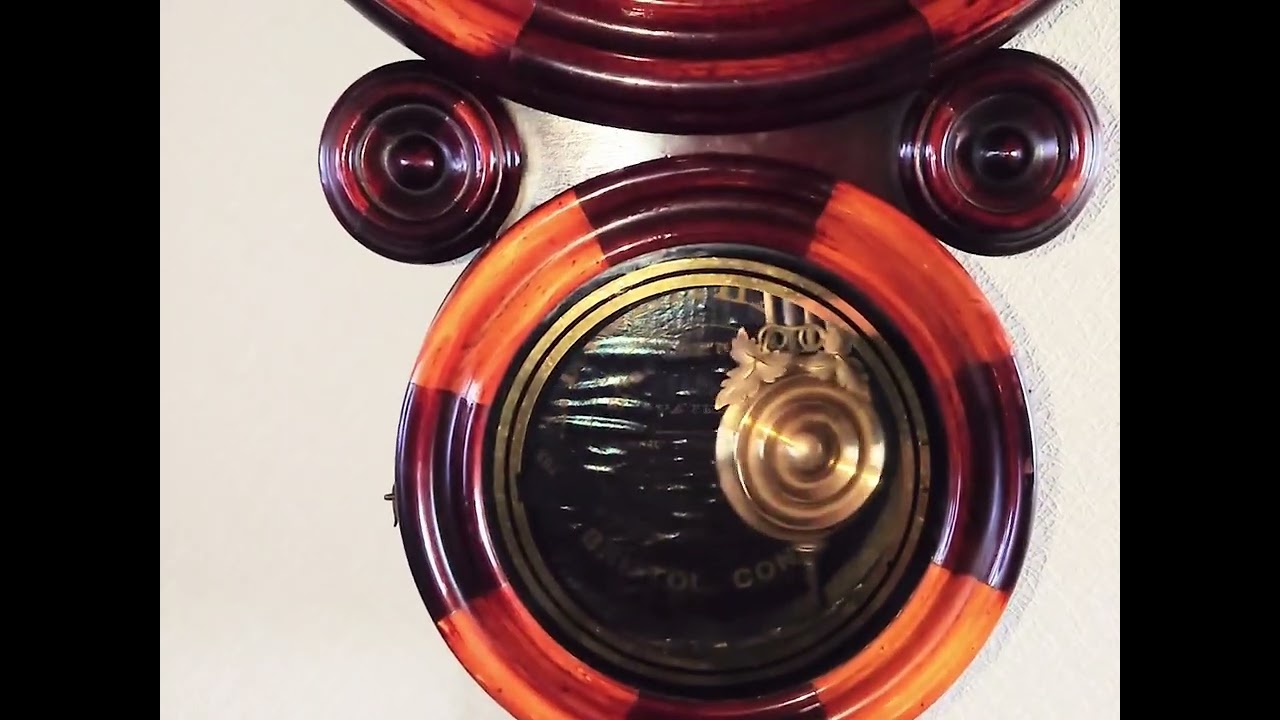 渋谷時計製造所×WATERBURY 平金八角合長ゼンマイ振り子時計 - YouTube