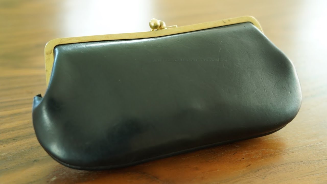 Imoto's Favorite Item] A clasp purse that's not trendy but that I