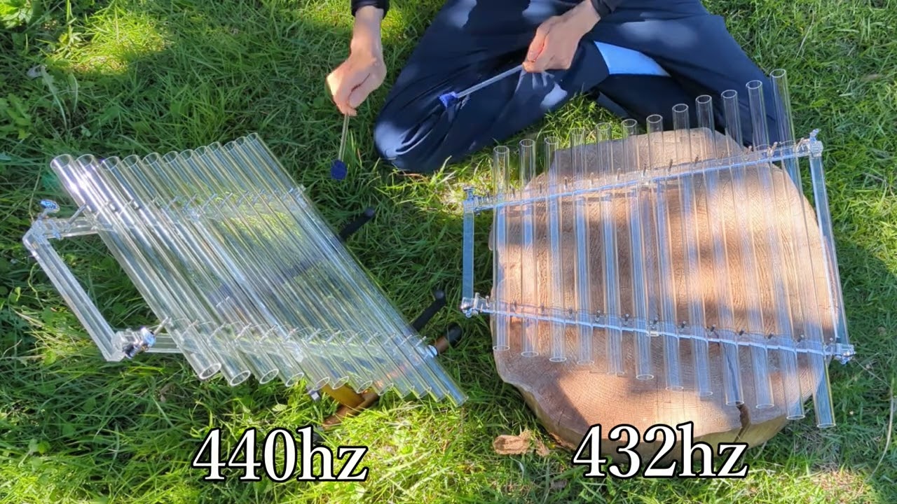 432hzのクリスタルハープが完成。440hzと叩き比べ。crystalharp - YouTube