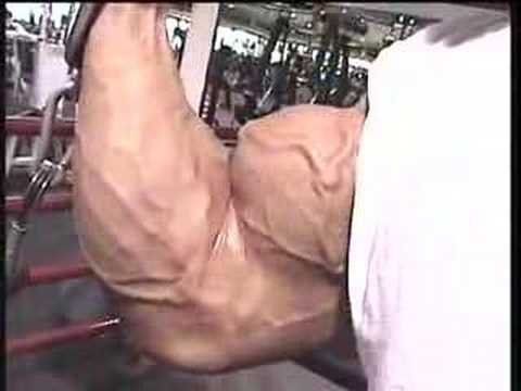 Bodybuilder Chris Bennett biceps - Guns 2002 - YouTube