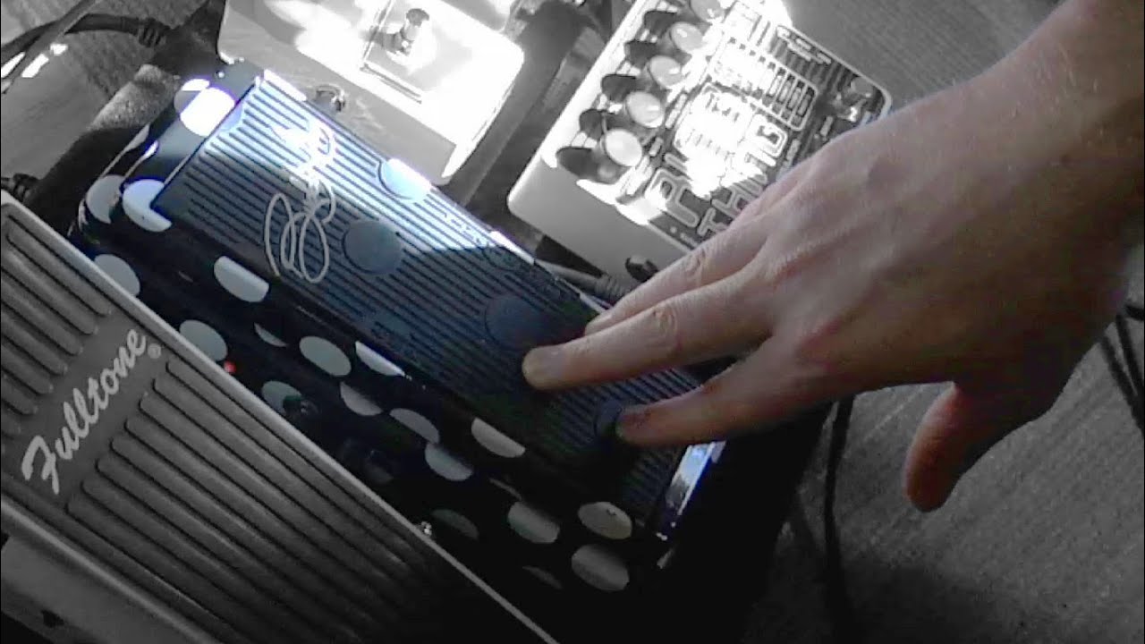 Buddy Guy Signature Crybaby Wah - REVIEW - YouTube