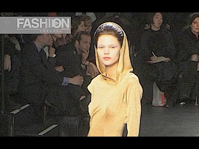 VIVIENNE WESTWOOD RED LABEL Fall 2000/2001 London - Fashion