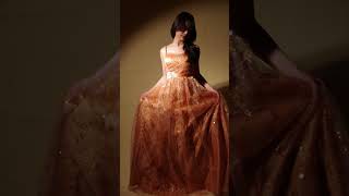 華やかさ満点のビタミンオレンジカラーの総スパンコールのキラキラ