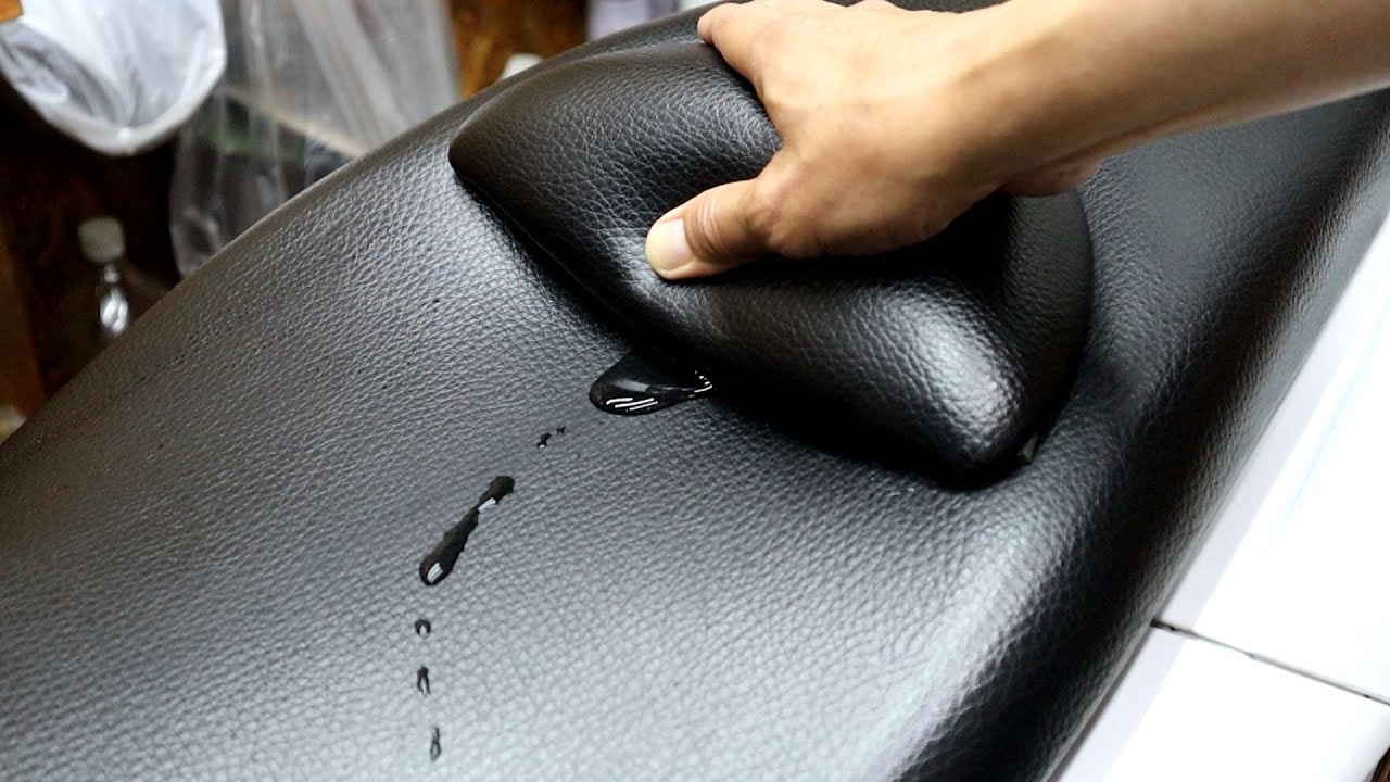 初代PCXシートの水漏れ対策【PCX125 JF28】 - YouTube