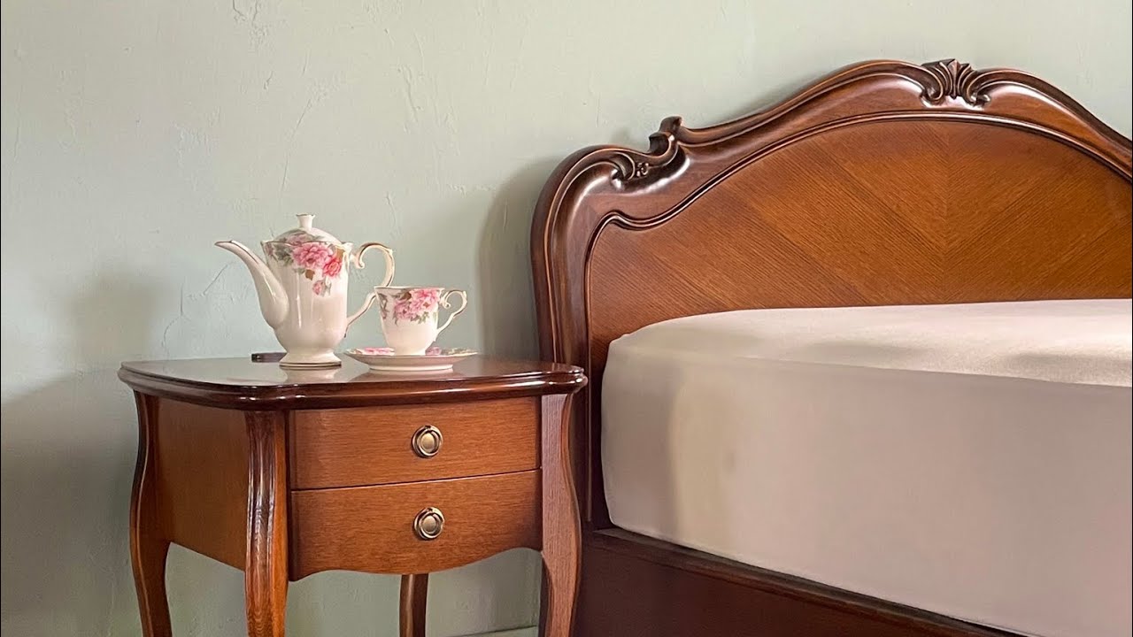 Continue 【カンティーニュ・ナイトテーブル（2タイプ）c