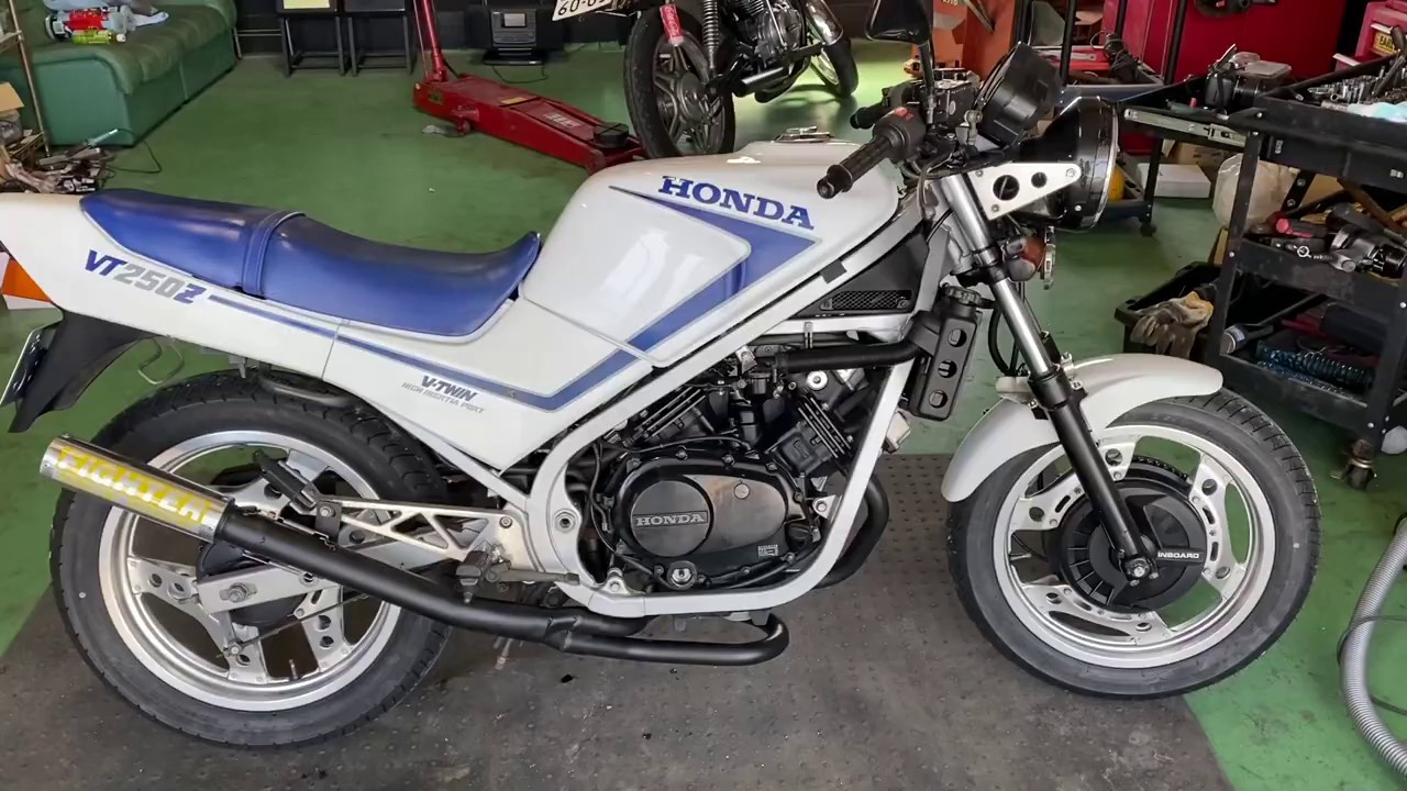 VT250Z MC08 ファイター管取り付け FIGHTERマフラー - YouTube