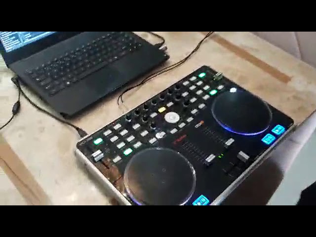 Controladora Vestax VCI 300 - YouTube