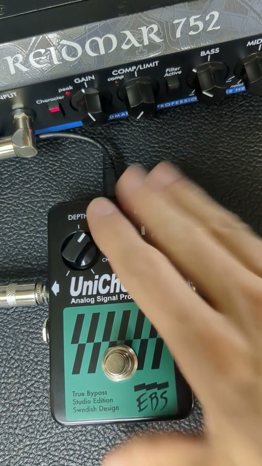 EBS UniChorus Studio Edition, Rev 2 - YouTube