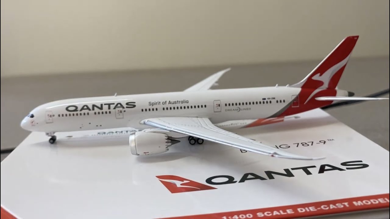 Gemini Jets 1:400 Qantas Boeing 787-9 - YouTube