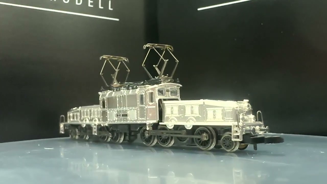 Märklin Z-Gauge 50th Anniversary Platinum Crocodile - YouTube