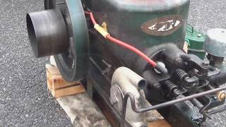 タコマエンジン 上タンク仕様 マフラー形状に秀麗 昭和30年代の発動機