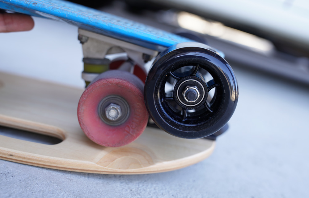 不思議な形のスケボー『Elos』に乗ってみた！ - わさびブログ