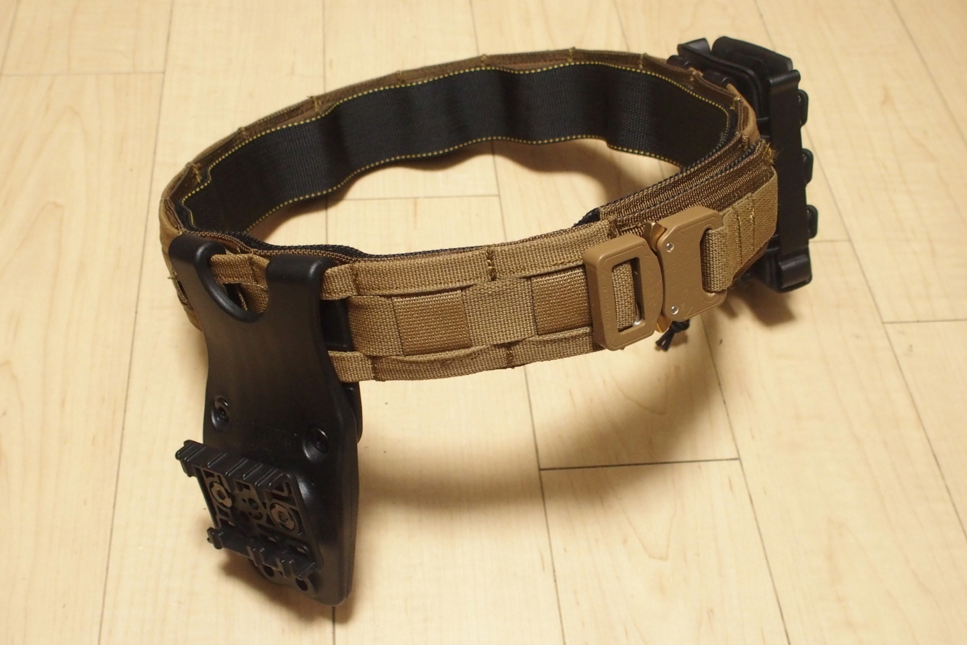 最近流行り(?)のMOLLE付きベルト、オードナンス タクティカル ガン