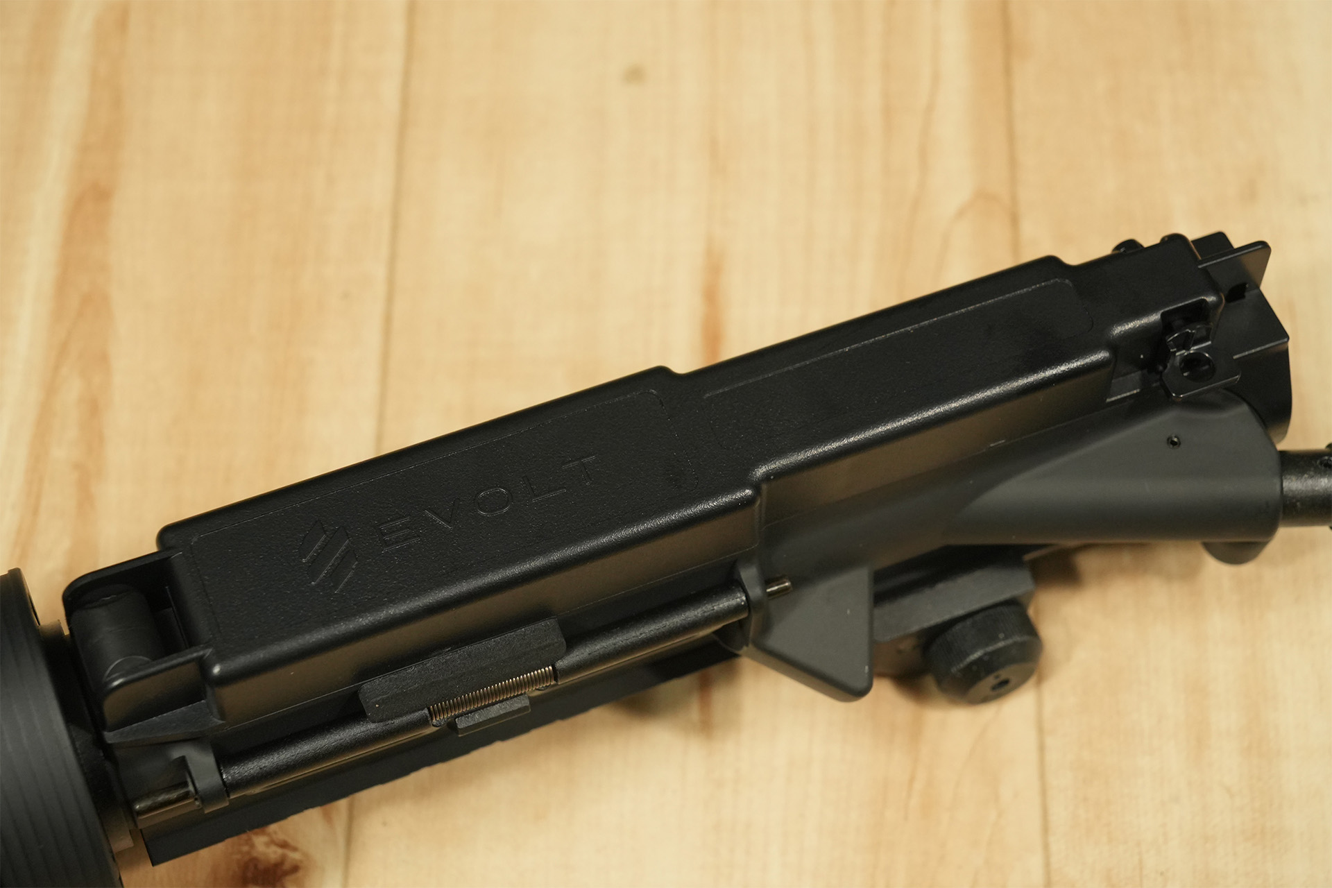 東京マルイ EVOLT(エボルト) M4A1カービンと専用MS Li-Poバッテリー