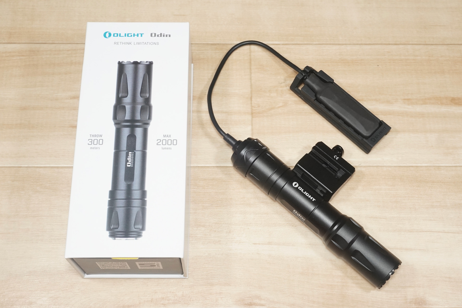 OLIGHT ODIN 2000ルーメン タクティカルライトを購入したのでレビュー