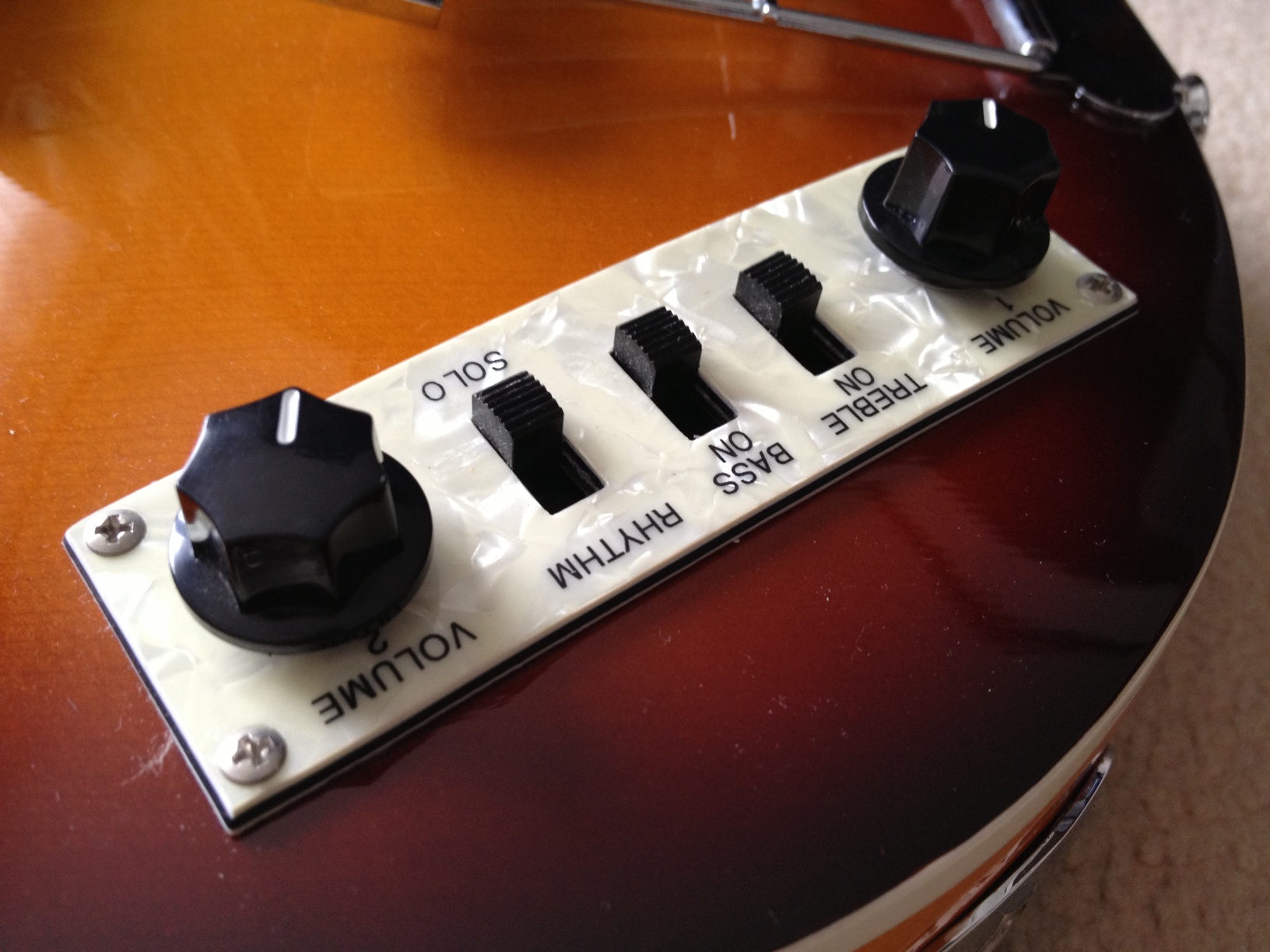 コンパネの化粧：Hofner Ignition Bass – Goldmine1969.com