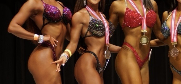 ビキニフィットネスの衣装｜ロシアンビキニ｜パーソナルトレーナー