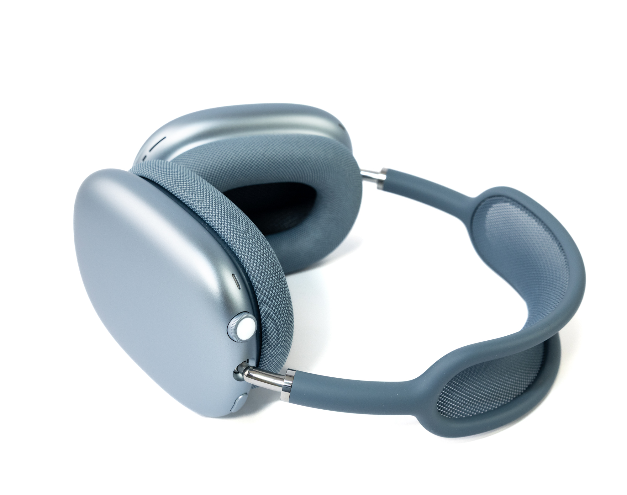 I Bought AirPods Max in 2026 — Here's Why They're Still Worth It