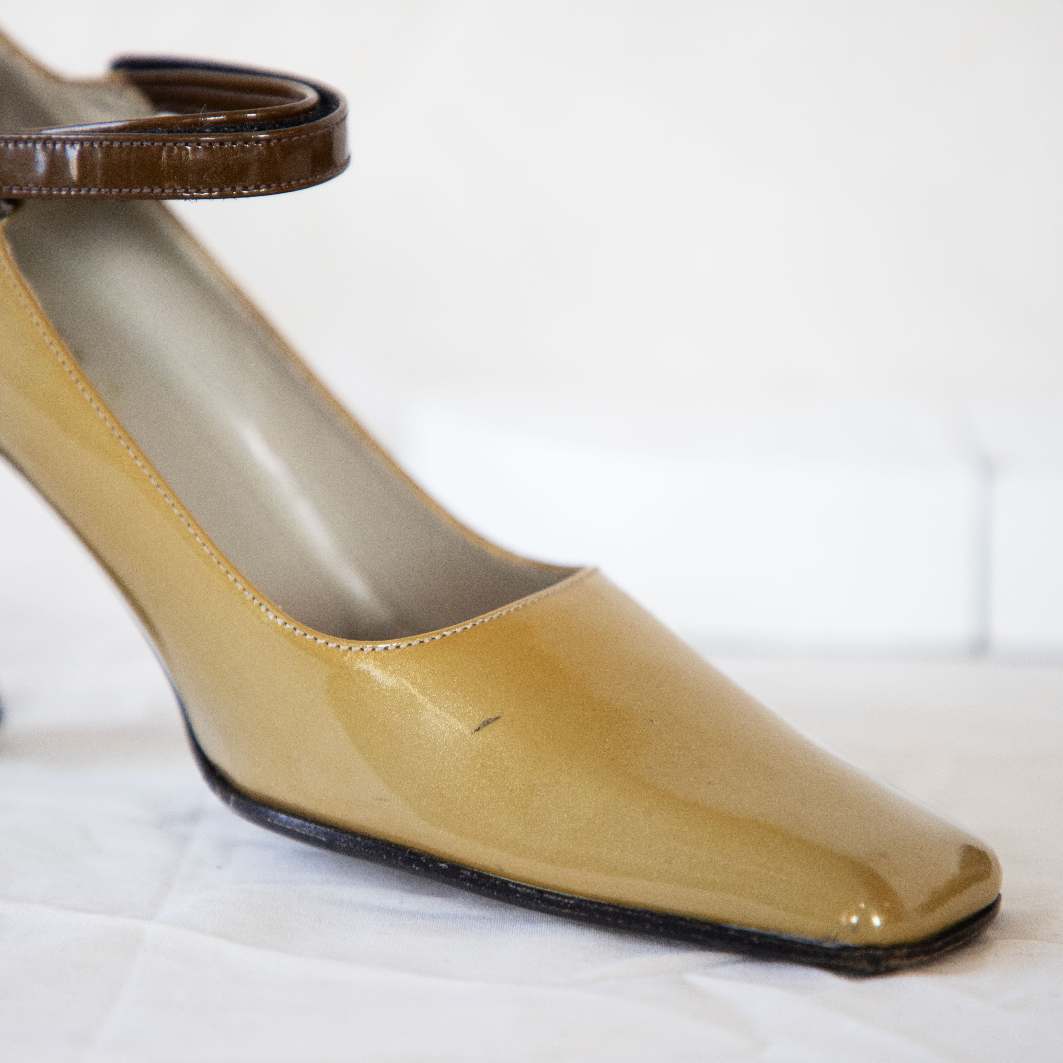 Prada Fall 1998 Two-Tone Mary Jane Heels – Icarus Vintage