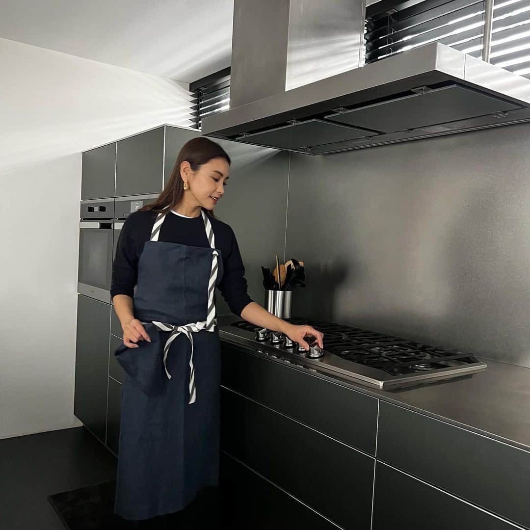 新品 タキマキ エプロン TKMK滝沢眞紀子 ブルー 新色】TAKIMAKI