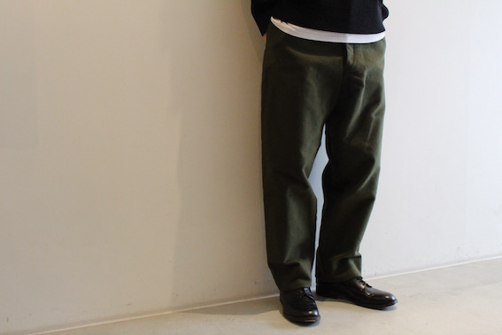 COMOLI / モールスキン バックストラップパンツ | IDEAL