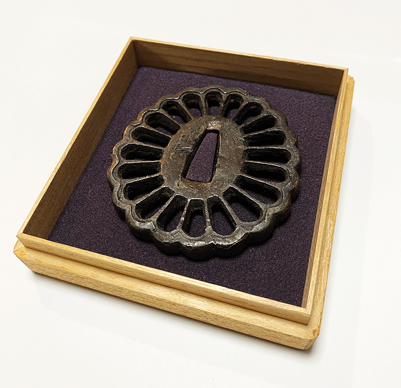 菊花透鐔 古金工 透かし鐔展出品作 Tsuba Ko-Kinko design of