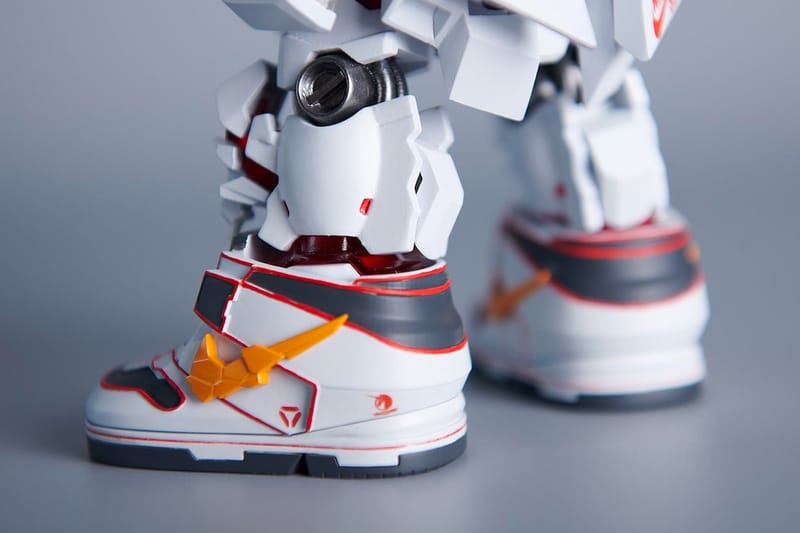 Gundam' x Nike SB Limited Edition Mini Figures | Hypebeast