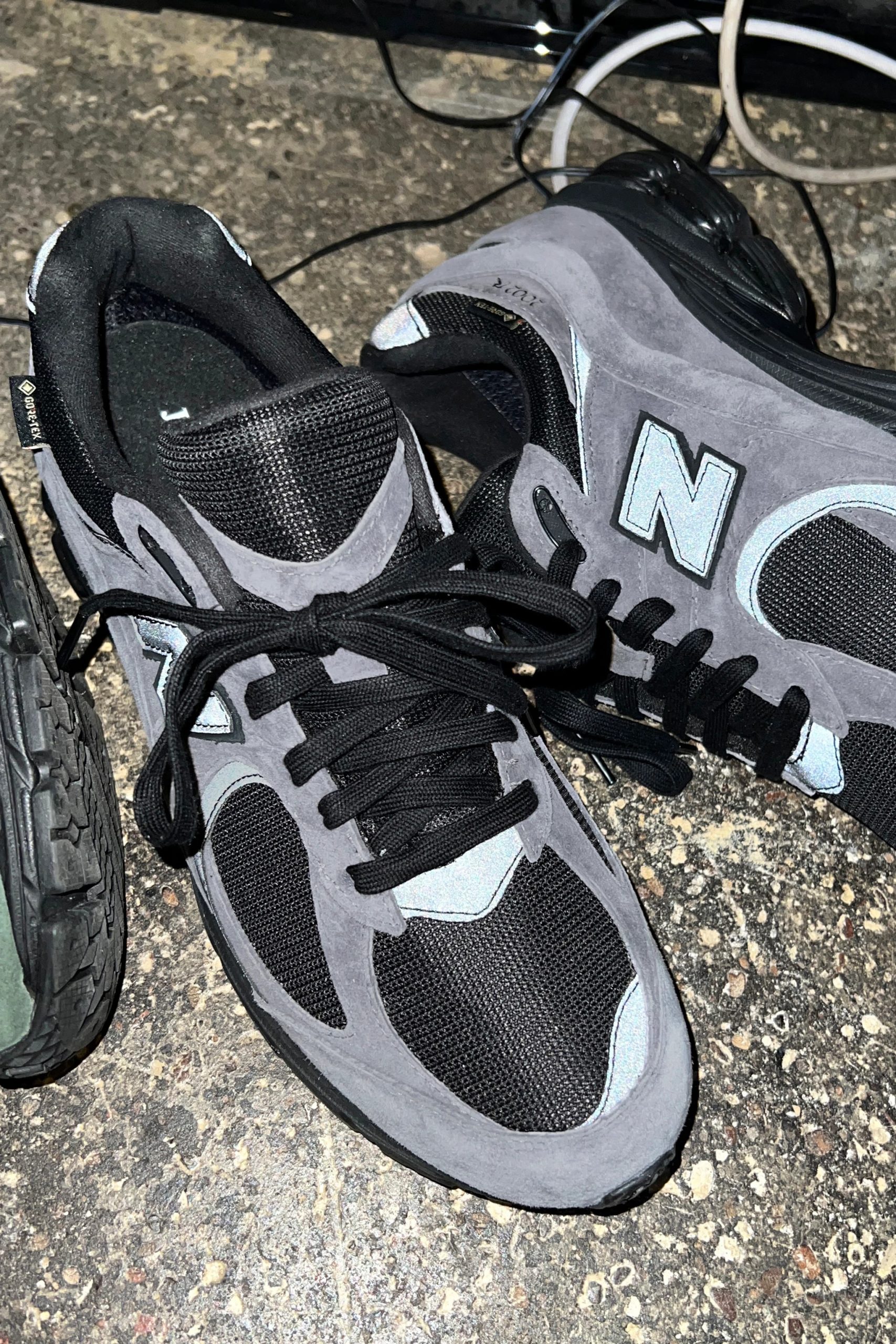 ニューバランス」×「ジョウンド」によるコラボスニーカー“ザ 2002R