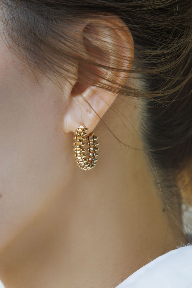 カルティエ】の「クラッシュ」はピンクゴールドで甘辛く！SNAP | VERY