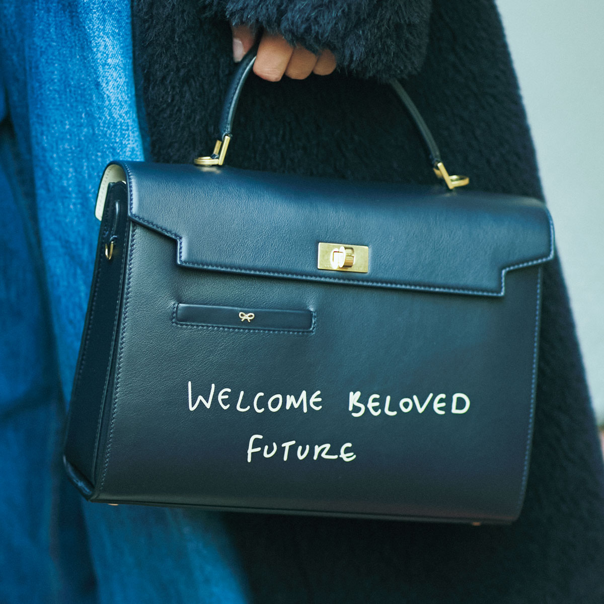 カブり続出【アニヤ】の「新名品バッグ」がカジュアル派に人気の理由