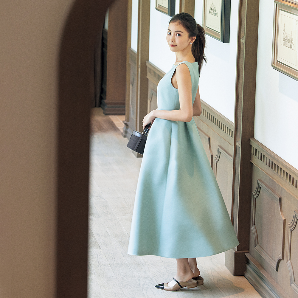 今こそ投資したいイベント服は「FOXEY」にある！ | VERY