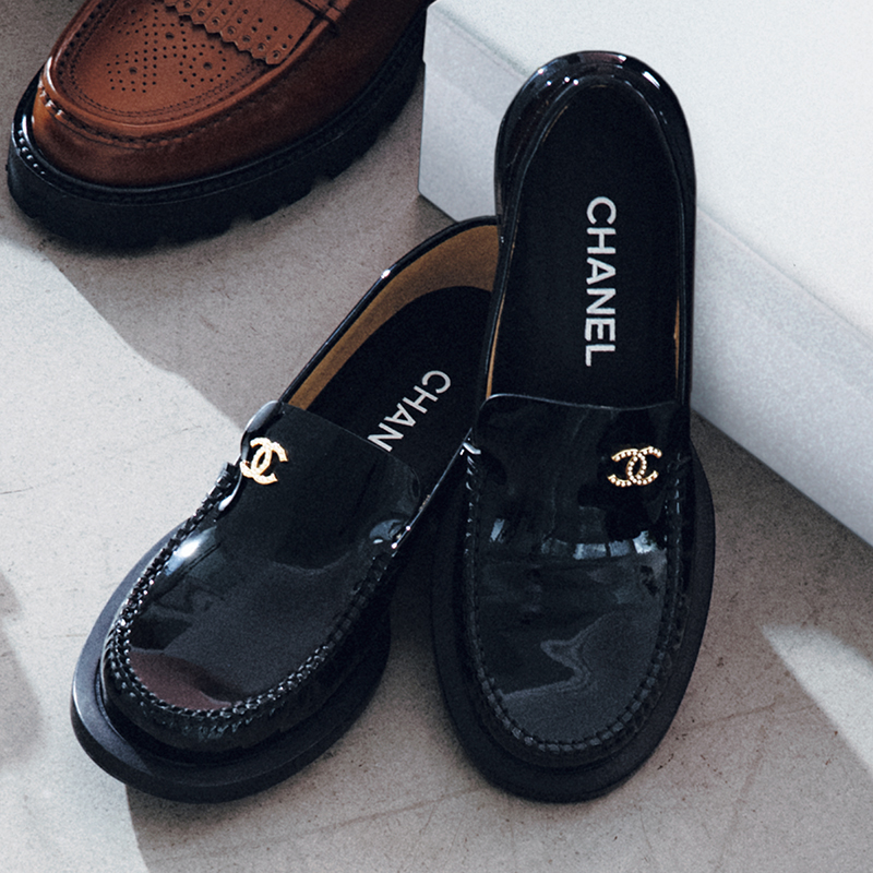 シャネル､セリーヌetc.】ハイブランドのローファー4選！ベーシックな形