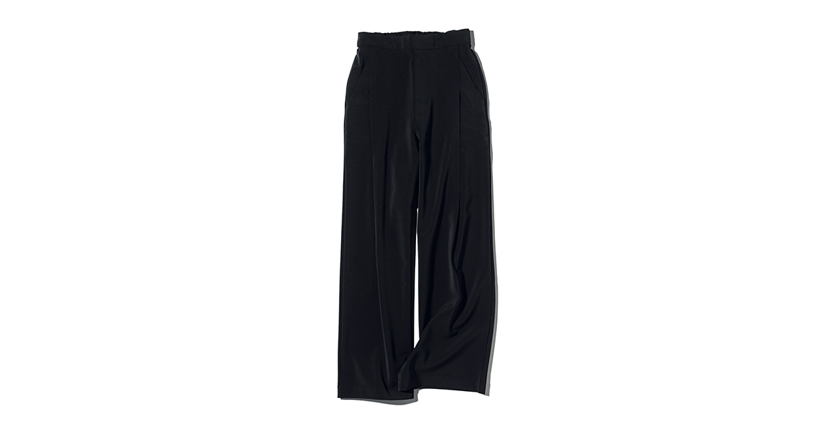 通年はけちゃう『ゆる黒パンツ』が話題！ママに人気の理由は“素材” | VERY