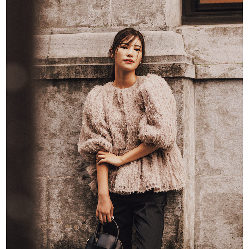 パンツ軸のドレスアップに！“普段着以上”の『甘コンサバアイテム』9選