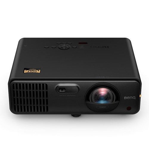 リモコン1つでフォーカスや画像の歪みを自動調整できる新機能を搭載