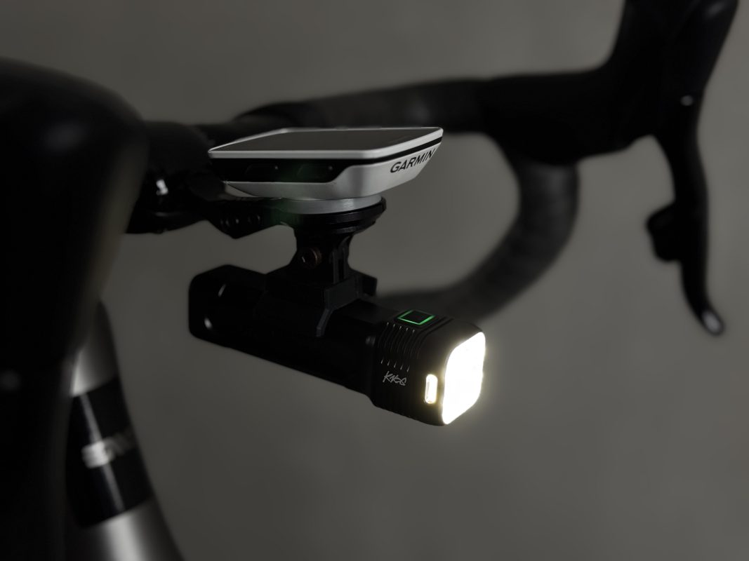 世界一 ロードバイクにフィットするライト「KNOG Blinder