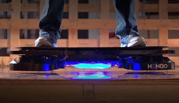 バック・トゥ・ザ・フューチャー PART2』のホバーボードが現実に