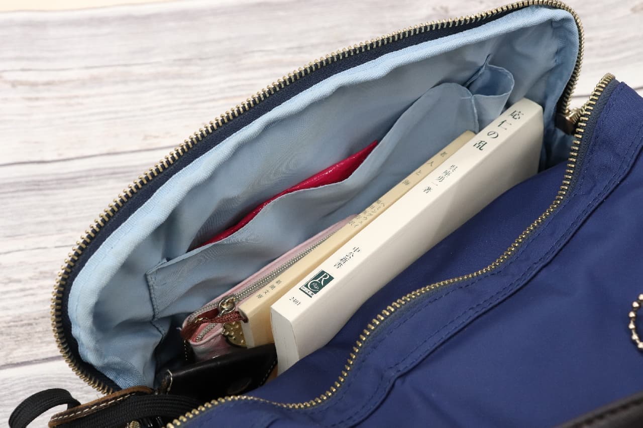 文庫本の折れや汚れを防ぐ--約600ページまでOK、持ち運びに便利な