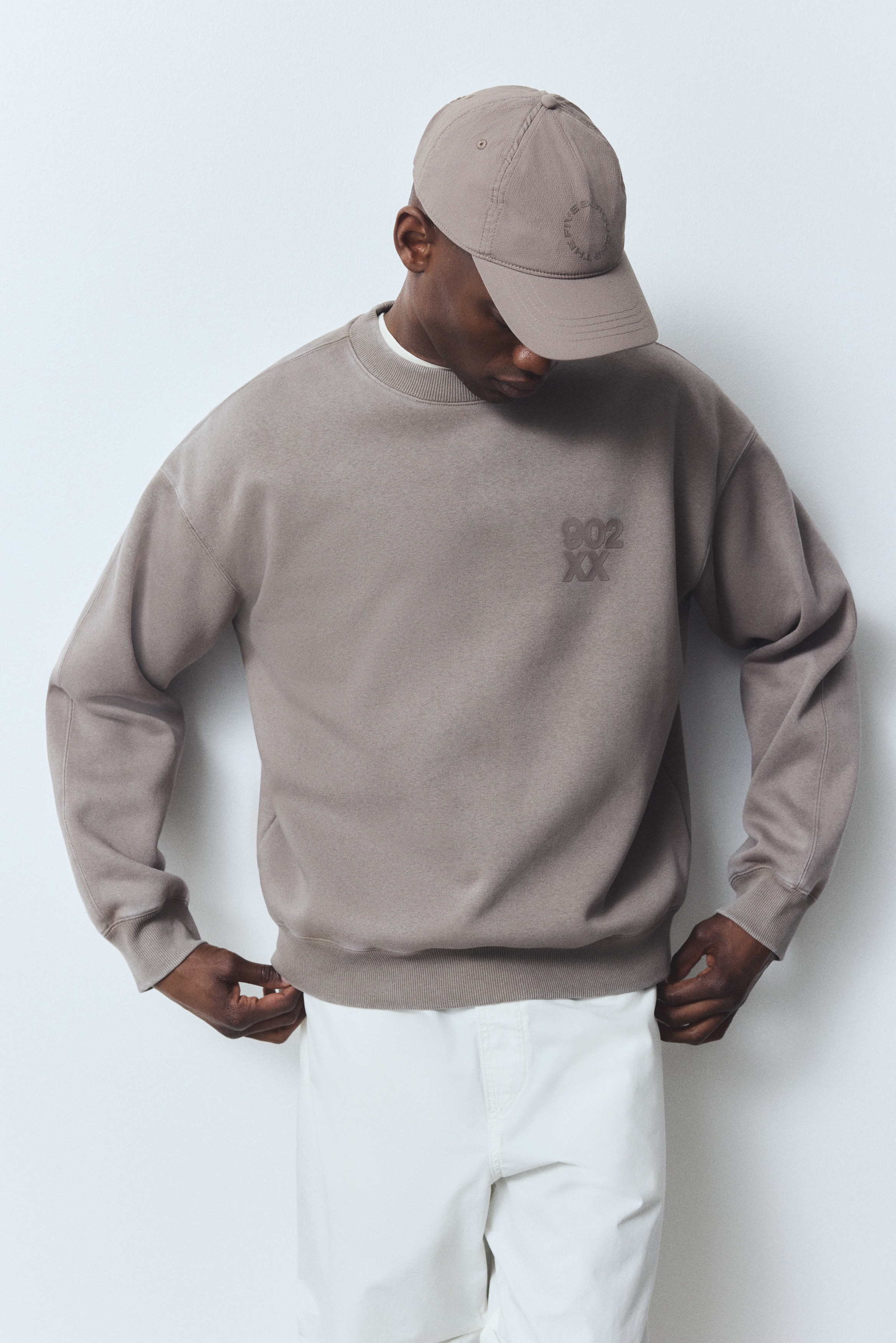 Men's Beige/902 XX Loose-Fit Printed Sweatshirt | H&M CA