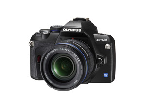 さらに鮮やかなオリンパスブルー――世界最小デジタル一眼レフ「E-420