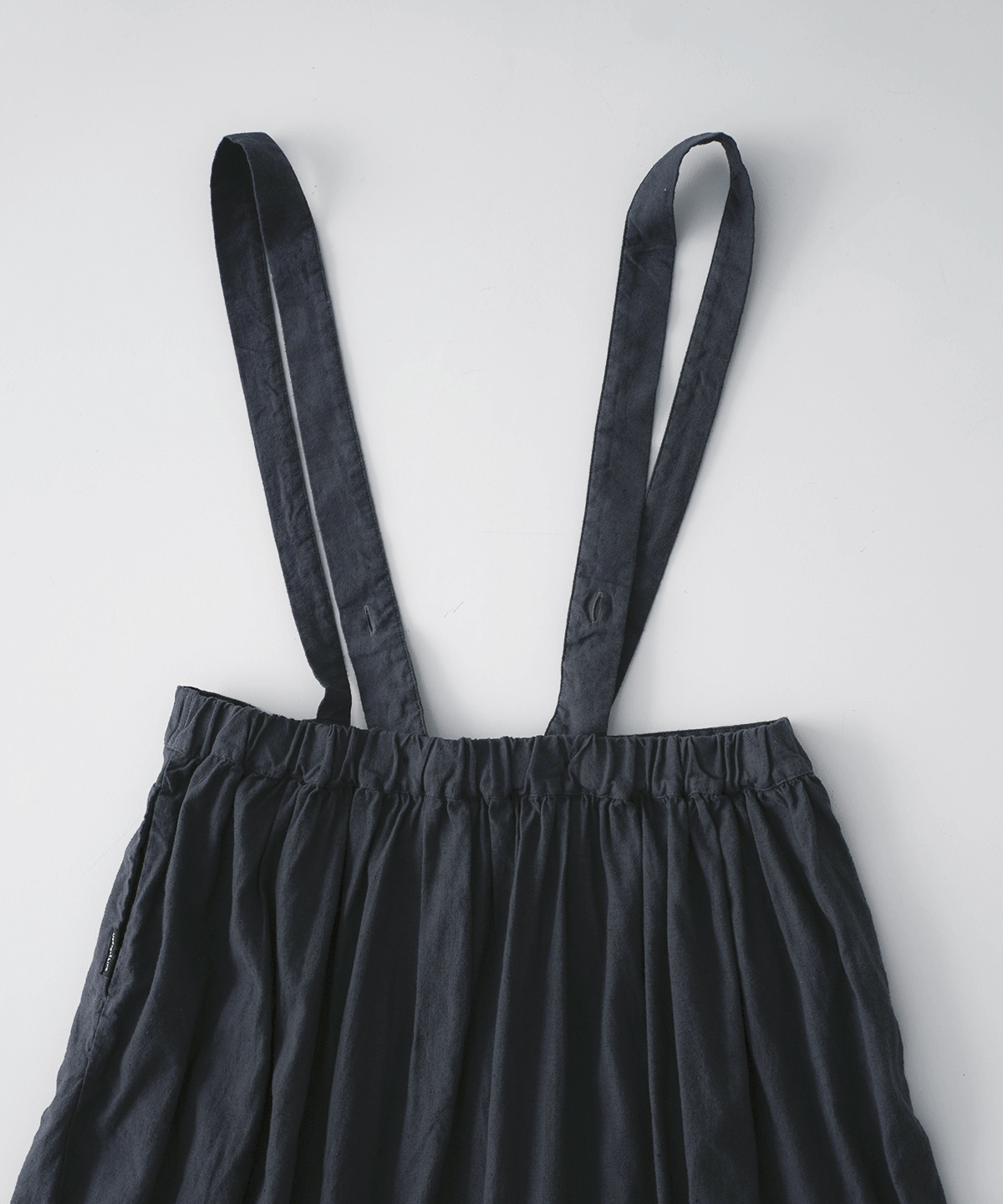 UpcycleLino] 起毛タック吊りスカート｜nest Robe / CONFECT ONLINE SHOP