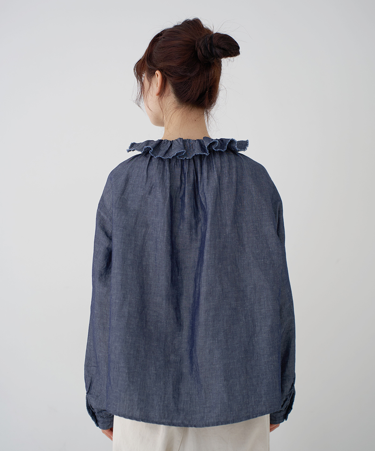 コットンリネンダンガリーフリルシャツ｜nest Robe / CONFECT ONLINE SHOP