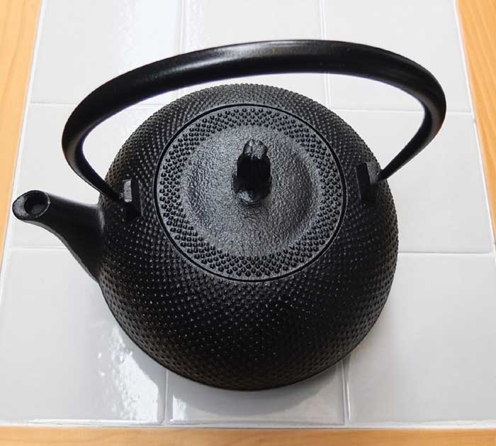 楽天市場】日本が誇る伝統工芸品南部鉄器 南部鉄瓶 なつめ形 アラレ