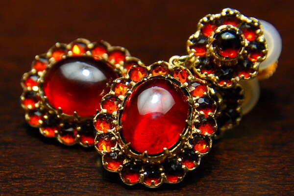 楽天市場】碌山 K14YG ガーネット ピアス イヤリング ゴールドの輝きを