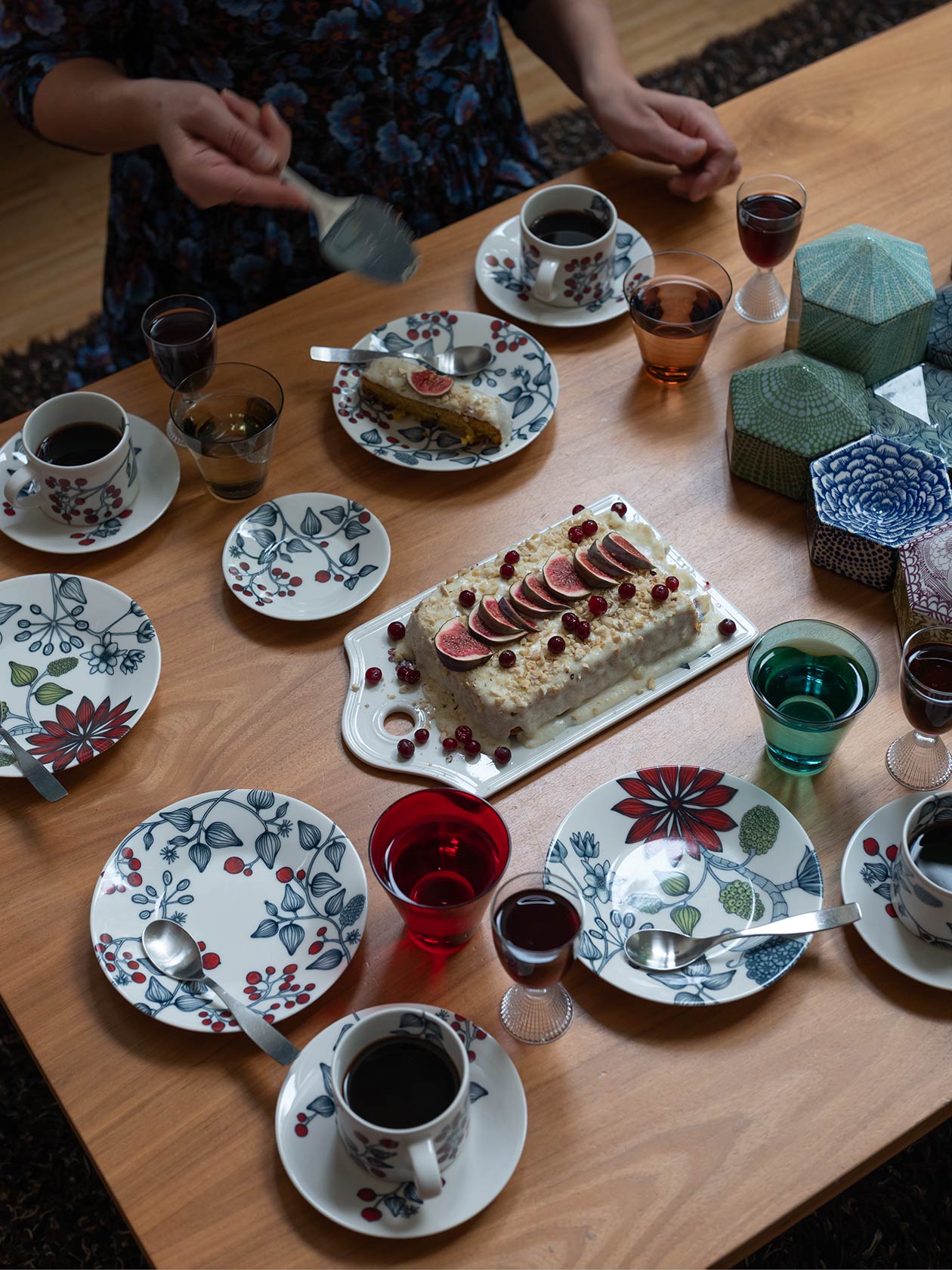 楽天市場】アラビア / ルノ サービングプラター フロストベリー