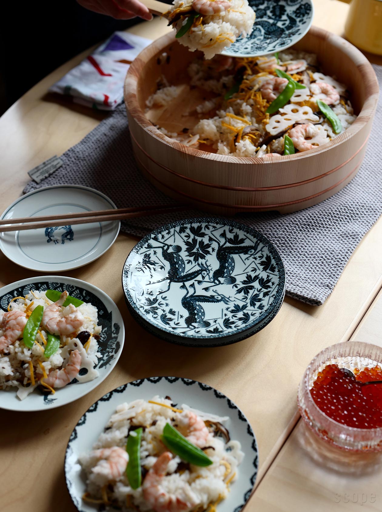 大型 伝統工芸 火鉢 骨董 饕餮紋 雷紋 紋様 彫刻 獣双耳 アンティーク 銅製『龍耳饕餮紋大花瓶』 - 国内外の優れた伝統工芸品・美術工芸品の