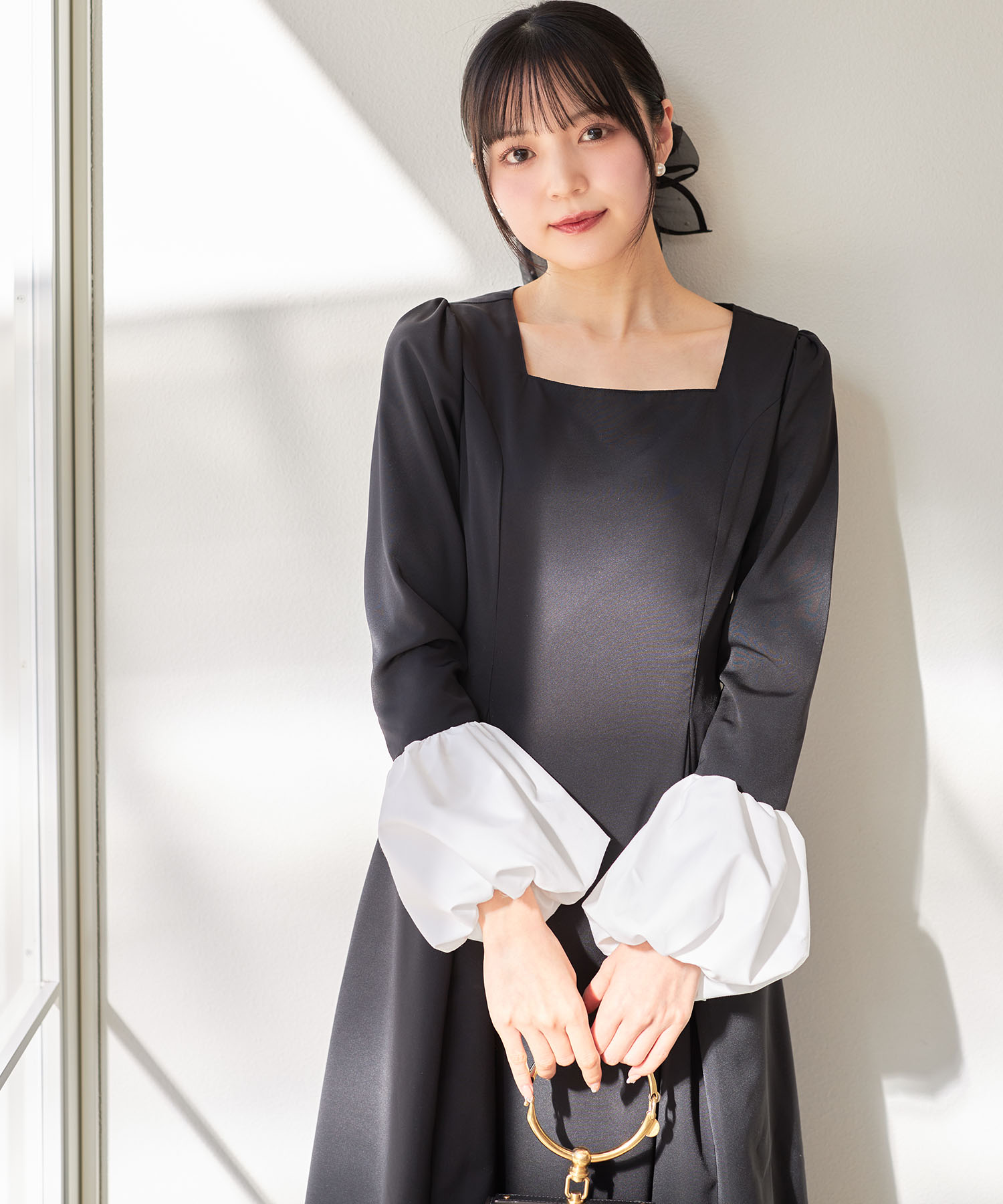 バルーンスリーブバイカラータックフレアワンピース