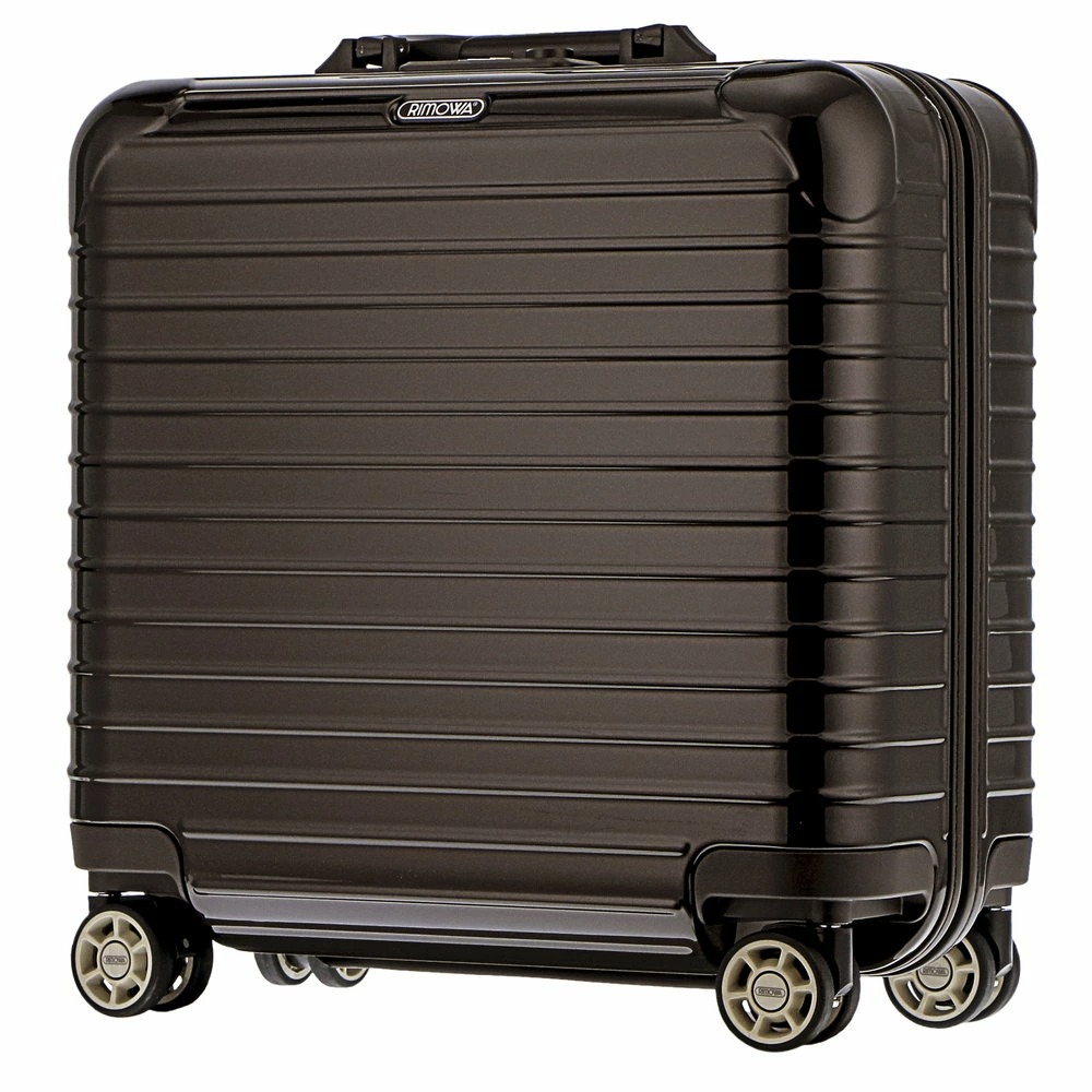 U-STREAM | ビジネスパーソンが選ぶRIMOWA特集