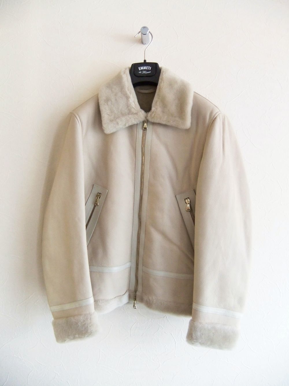 EMMETI - ORWELL SP MOUTON (アイボリー) ムートン B-3 フライト